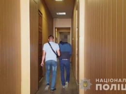 Брызгали слезоточивым газом и отнимали телефоны: в Одессе задержали банду разбойников
