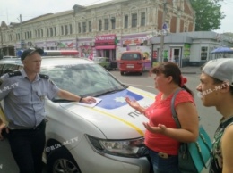 Чтобы купить кроссовки, покупательнице пришлось вызывать полицию в скандальный магазин (фото)