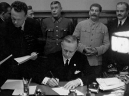 ''Подтолкнули к связи с Гитлером'': Россию поймали на наглом историческом фейке