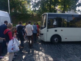 Во Львове появился "веселый автобус", в котором могут помыться бездомные