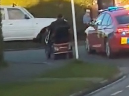 В Новой Зеландии полиция устроила провальную погоню за инвалидом на скутере