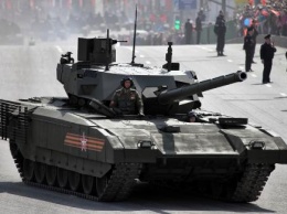 Новейший танк Т-14 «Армата» не поступит в войска