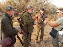 Приехали поохотиться на лебедей: в нацпарке «Тузловские лиманы» задержали браконьеров