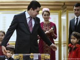 Зачем от жителей Туркмении требуют справки о живых и мертвых родственниках?