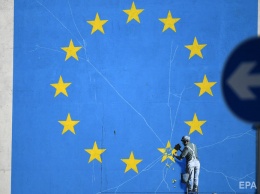 В Британии закрасили граффити художника Бэнкси, посвященное Brexit