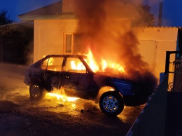 На Николаевщине горел автомобиль и 5 хозпостроек (ФОТО)