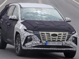 Hyundai Tucson нового поколения вышел на тесты без переднего камуфляжа