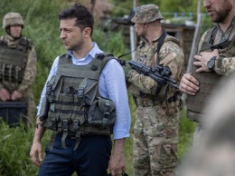 Завершение войны на Донбассе: дипломат рассказал о важном шаге Зеленского