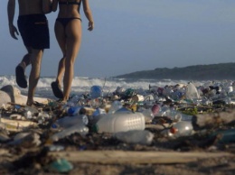 Pornhub снял "Самое грязное порно в истории" на самом грязном пляже для борьбы с загрязнением океанов