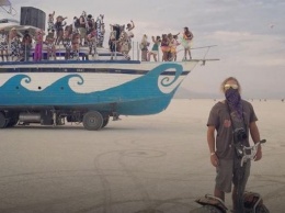 Драконы, гигантские скульптуры и металлические пингвины: в Неваде проходит фестиваль Burning Man