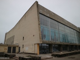 Николаевский горсовет не смог определить подрядчика, который завершит ремонт спортшколы «Надежда»