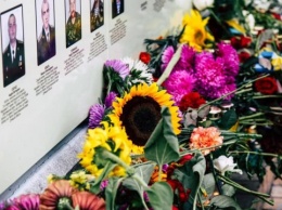 "Слуги народа" перед присягой возложат цветы к Стене памяти