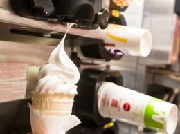 Экскурсия по кухне McDonalds: как готовят мороженое и из чего делают сок и колу