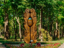 Деревянные скульптуры и гектары газонов: как выглядит парк "Пуща-Водица" в Киеве после ремонта