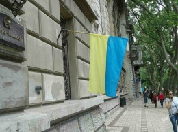 В День памяти погибших защитников Украины в Одессе приспустили флаги