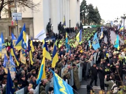 Главное за ночь: тайные переговоры Зеленского, распад "Слуги народа" и бунт в Киеве