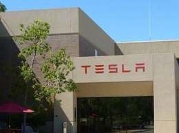 Tesla начала предоставлять услуги автострахования в Калифорнии