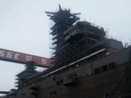 Опубликовано фото нового огромного китайского десантного корабля Type 075