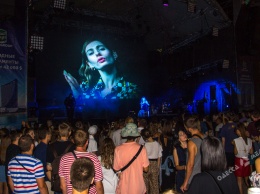 Луна для Луны: на концерте в Одессе певице сделали необычный подарок (фото)