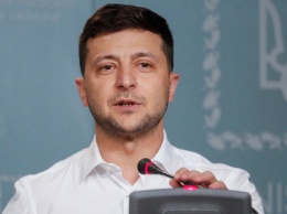 Зеленский хочет дать народу Украины право подавать законопроекты