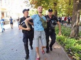 В Одессе прошел прайд: 300 участников, 500 полицейских, трое задержанных (ФОТО, ВИДЕО)