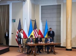 Украина заключила энергетический меморандум с Польшей и США