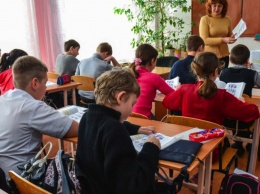 Украинских школьников ждет важное нововведение: "в школу можно не ходить", детали закона