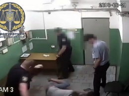 В Харькове будут судить «копов», которые жестоко избивали пассажиров метро, - ВИДЕО