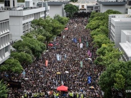 Протесты в Гонконге: десятки тысяч человек не вышли на работу и учебу