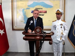 Эрдоган снялся на фоне карты, где греческие острова "принадлежат" Турции