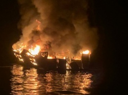 У берегов Калифорнии сгорело судно, 34 человека погибли