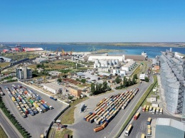 В порту «НИКА-ТЕРА» подняли планку месячного грузооборота до 965 тысяч тонн