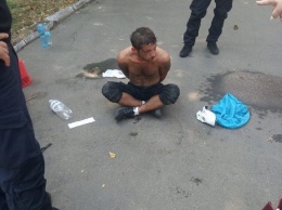В Одессе активист помог задержать мужчин, вырвавших из рук ребенка телефон, - ФОТО