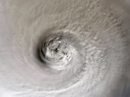 Американские астронавты показали ураган Дориан из космоса