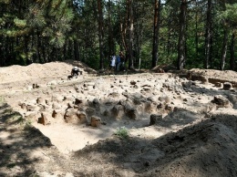 На Хортице археологи нашли каменное святилище, которому 5000 лет, - ФОТОРЕПОРТАЖ