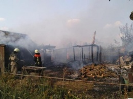 В Киевской области пара жгла траву и сгорела