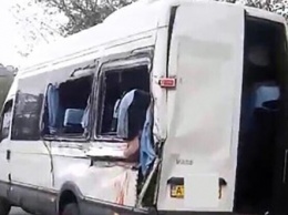 На Прикарпатье фура врезалась в микроавтобус: есть погибшие