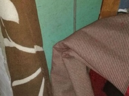 В Днепре двое мужчин выкрали у женщины ковры
