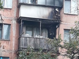 Поздним вечером криворожские спасатели тушили пожар в жилом доме, - ФОТО
