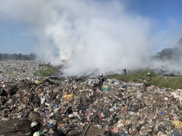 Под Киевом горит свалка отходов возле мусоросортировочного завода
