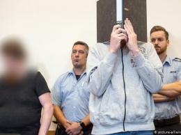В Германии два педофила, изнасиловавших 32 ребенка, получили по 13 и 12 лет тюрьмы