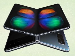 Samsung показала обновленный гибкий смартфон