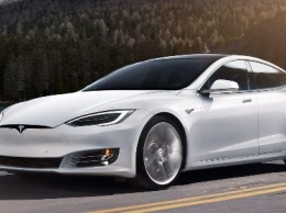 Tesla бросила вызов Porsche и выводит Model S на Нюрбургринг