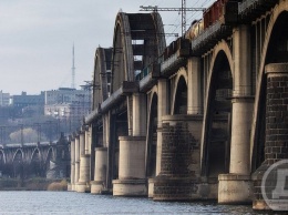 Важнейшие стратегические объекты: интересные факты о великолепных мостах в Днепре (Фото)