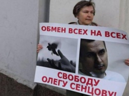 В Украину из России вернулись 11 политзаключенных и захваченные моряки