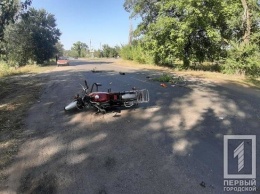 Трагедия на дороге: под Кривым Рогом водитель потерял управление мотоциклом и разбился, - ФОТО