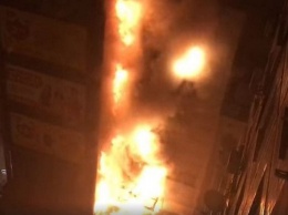 В Днепре горел крупный торговый центр: огромный столб огня (Видео)