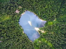 Киевлянин сделал впечатляющий снимок озера Синевир. Фото