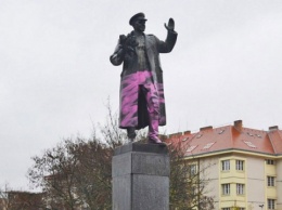 В Праге решают судьбу памятника маршалу Коневу