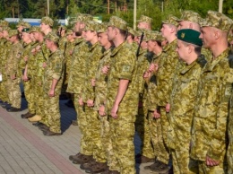 Резервисты-пограничники собрались на двухнедельный курс подготовки